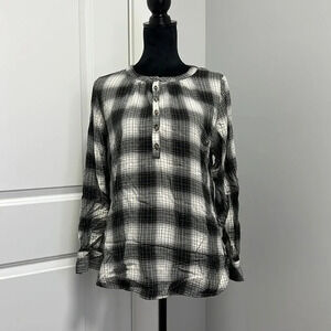 Universal Thread women’s black and white button down casual shirt size Medium